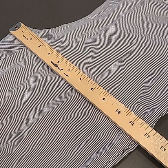 Tommy Hilfiger sz 8 seersucker navy/white shorts - Picture 9 of 9